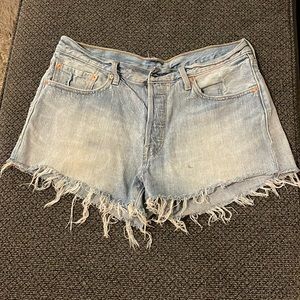 Levi Cutoff Shorts